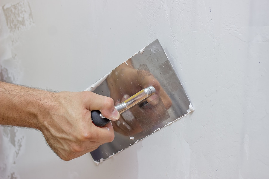 Plaster Crack Repair: Save Money & Extend the Life of Your Walls